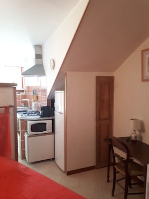 In-room safe, iron/ironing board, free WiFi, bed sheets