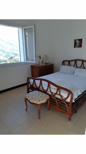 3 Schlafzimmer, Bügeleisen/Bügelbrett, Bettwäsche