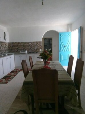 In-room dining - Dar Sonia (Djerba Ajim)