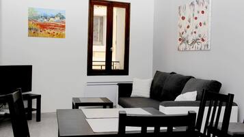 Télévision, lecteur de DVD, chaßne hi-fi