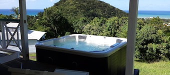 Sunset Duplex: apartment for 2-4 people with sea view and private jacuzzi