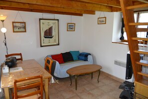 Interior - Typical Breton cottage in a hamlet on Cap de la Chèvre (Crozon)