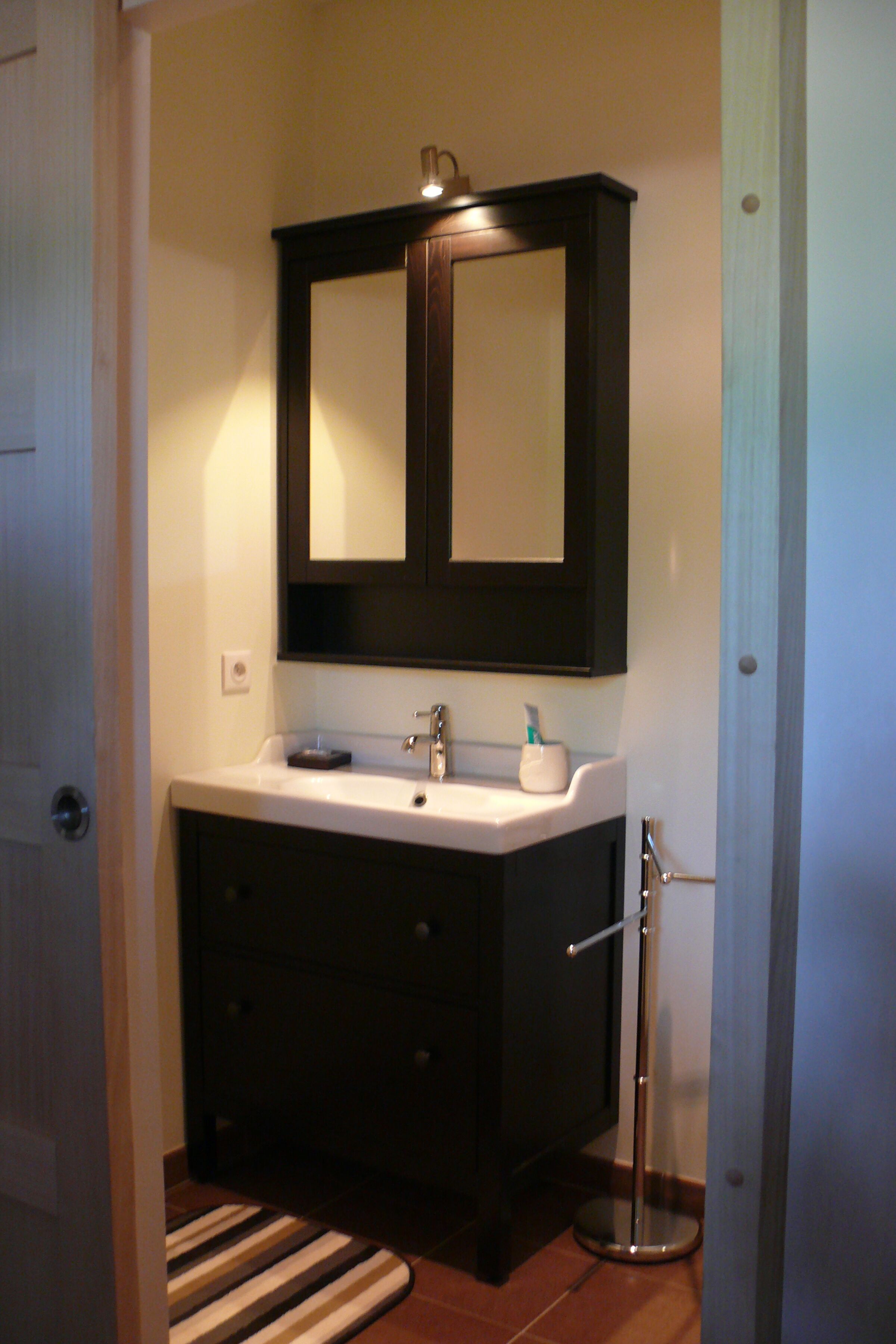 Shower, hair dryer, towels, toilet paper