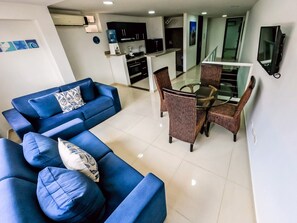 Suite, 1 Bedroom (Mini) | Living area
