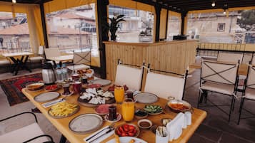 Free daily local cuisine breakfast