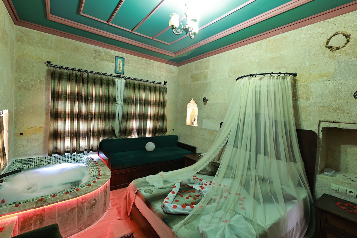 Deluxe Double Room (Osmanli Stone)