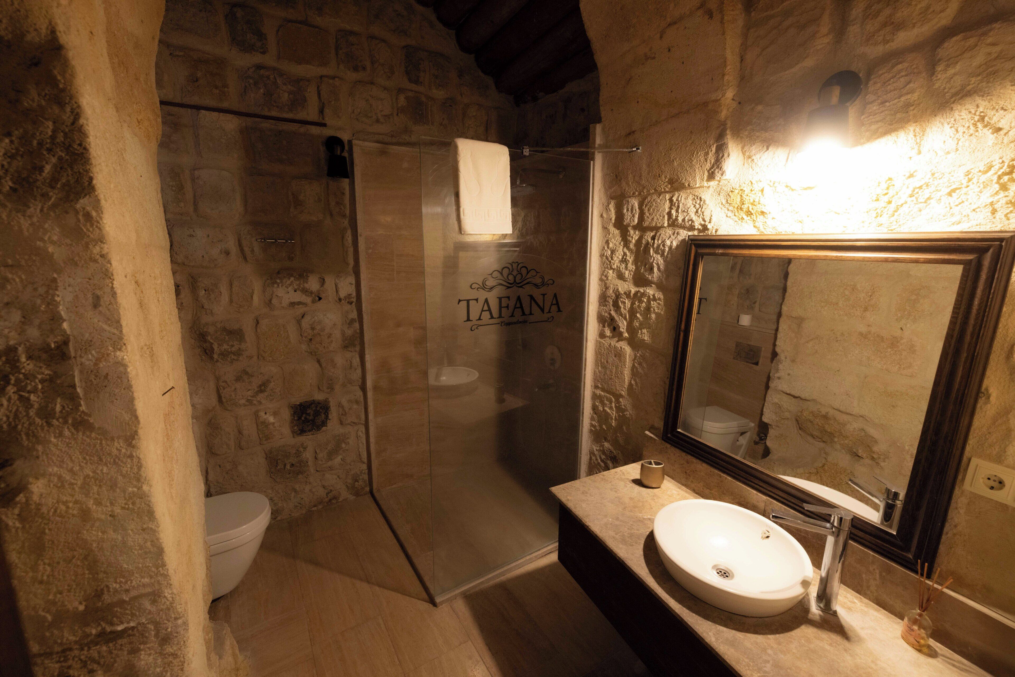 디럭스 더블룸 (Ambar Cave) | 욕실 | 샤워 시설, 고급 세면용품, 헤어드라이어, 슬리퍼