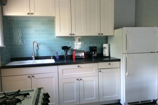 Kylskåp, mikrovågsugn, ugn och spishäll