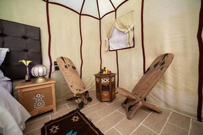 Bureau, lits pliants/supplémentaires, Wi-Fi gratuit, draps fournis