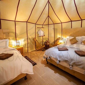 Desk, rollaway beds, free WiFi, bed sheets - Sunset Luxury Camp (Rissani)