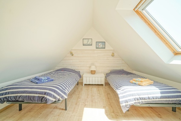 Chambre à l'étage avec 2 lits 90 r-approchables