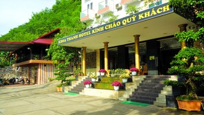 Free self-parking - Khoa Thanh Hotel (Mai Chau)