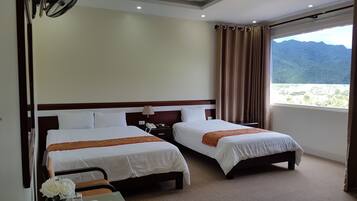 Family Room | Premium bedding, pillow-top beds, in-room safe, desk