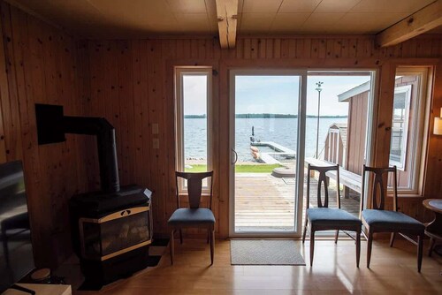 Viehättävä 3 makuuhuoneen / 1 kylpyhytti Pikku McDonald Lake