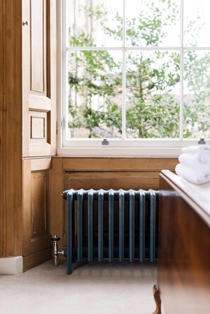 Interior - Stylish City Centre Apartment (Edinburgh)