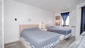 Iron/ironing board, WiFi (free), bed sheets