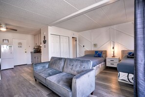 Iron/ironing board, free WiFi, bed sheets - Anchor on 23rd Bayside Condo (Ocean City)