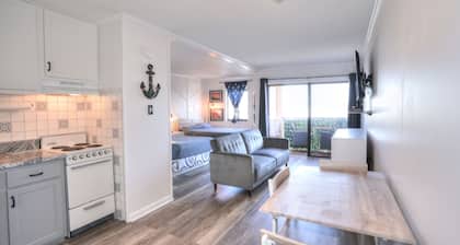 Anchor on 23rd Bayside Condo