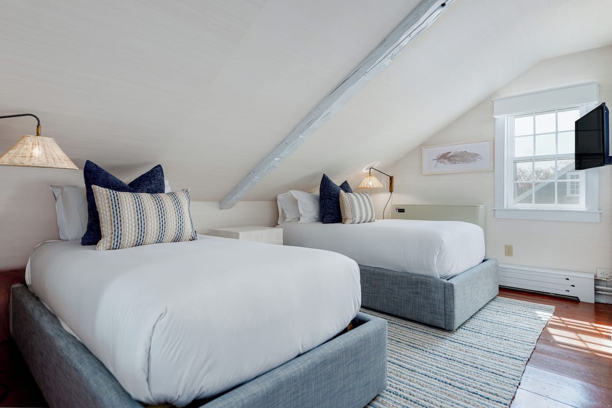 Basic Room, 2 Twin Beds (Bedford) | 1 bedroom, premium bedding, individually decorated