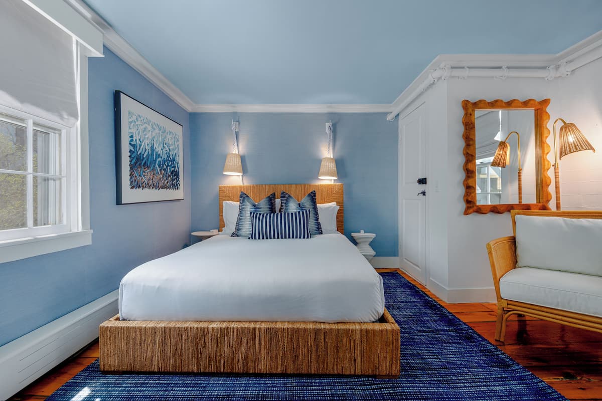 Standard Room, 1 Queen Bed (Platina) | 1 bedroom, premium bedding, individually decorated