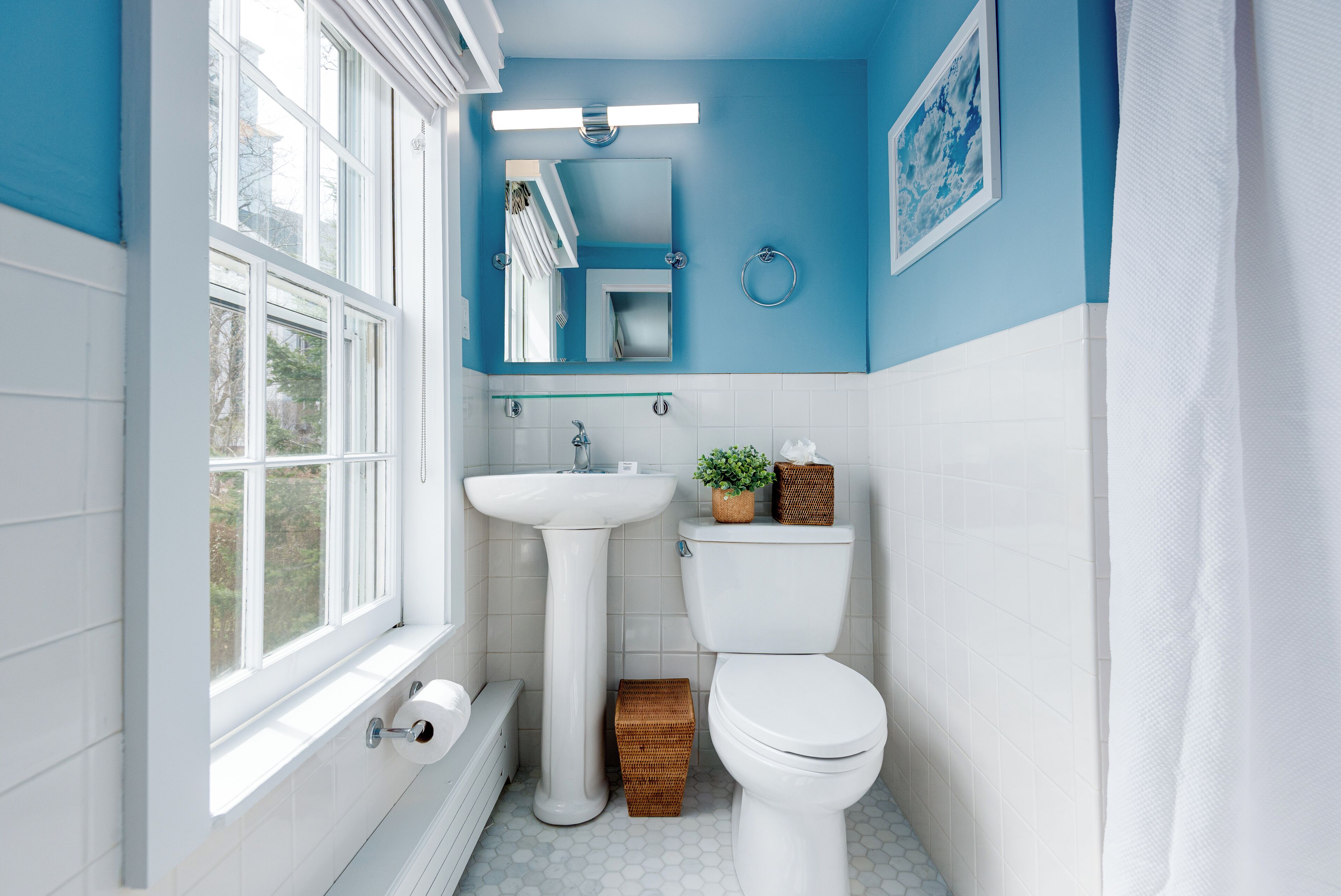 deluxe room, 1 queen bed (arnold) | bathroom | shower, designer toiletries, hair dryer, towels