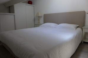 1 bedroom, iron/ironing board, free WiFi, bed sheets