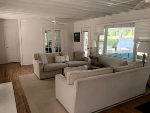 TV, fireplace, ping pong