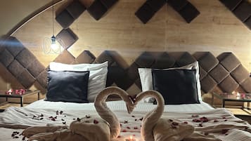 Suite Room | 迷你吧、客房内保险箱、熨斗/熨板、免费 WiFi