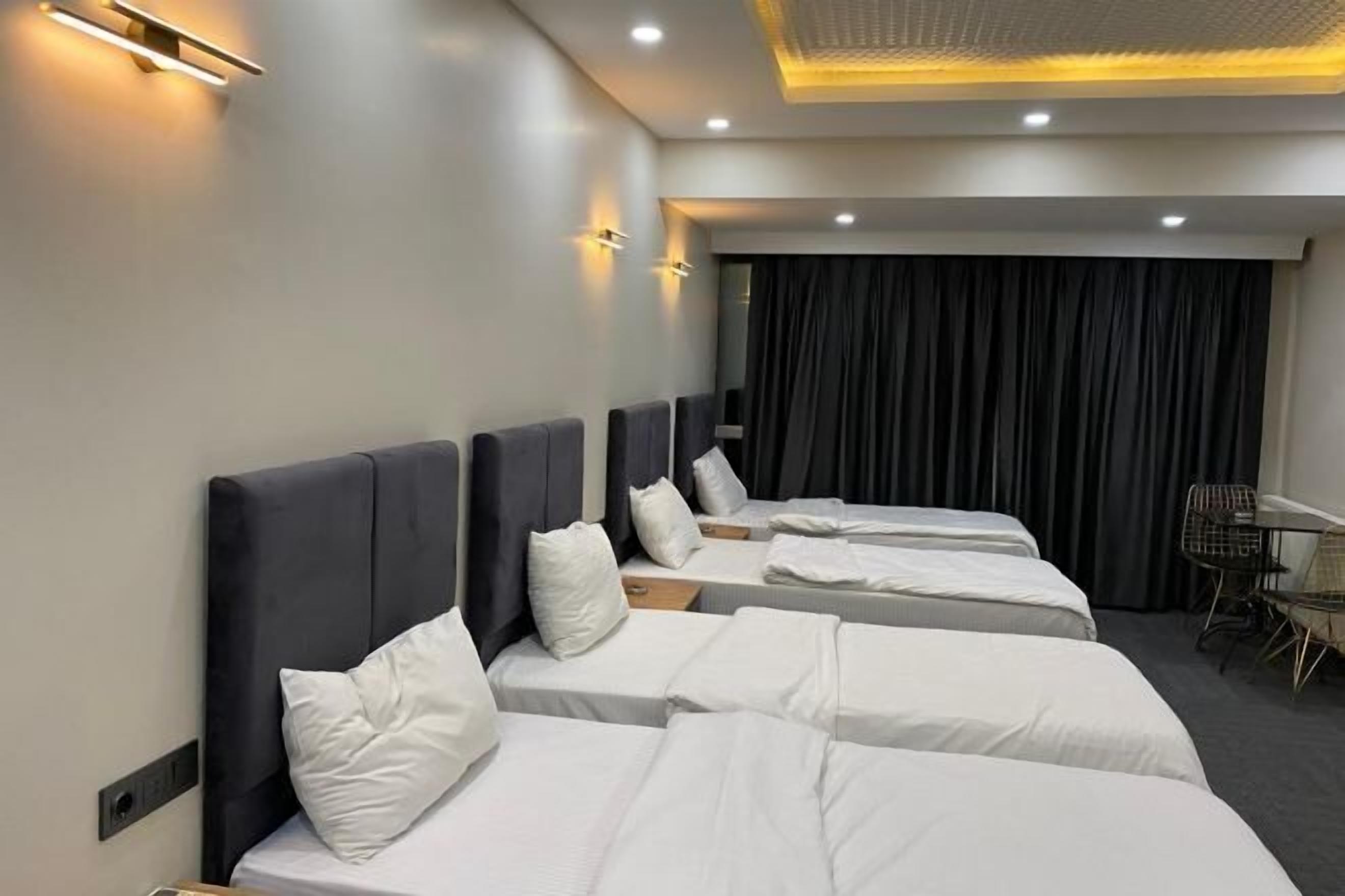 Minibar, una cassaforte in camera, ferro/asse da stiro, Wi-Fi gratuito