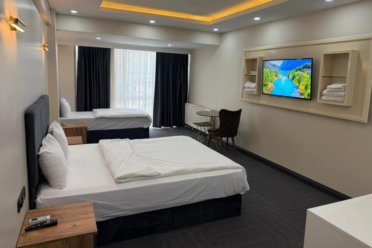 Minibar, in-room safe, iron/ironing board, free WiFi