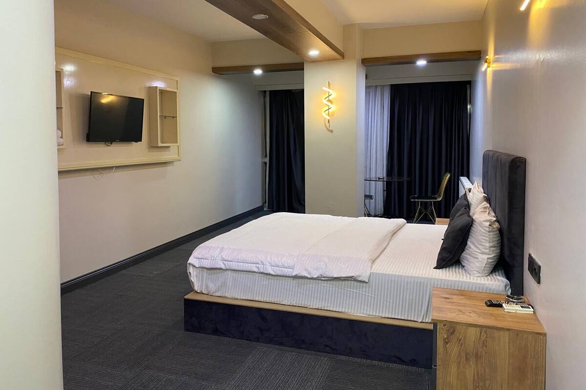 豪華客房, 1 張標準雙人床 | 迷你吧、房內夾萬、熨斗/熨衫板、免費 Wi-Fi