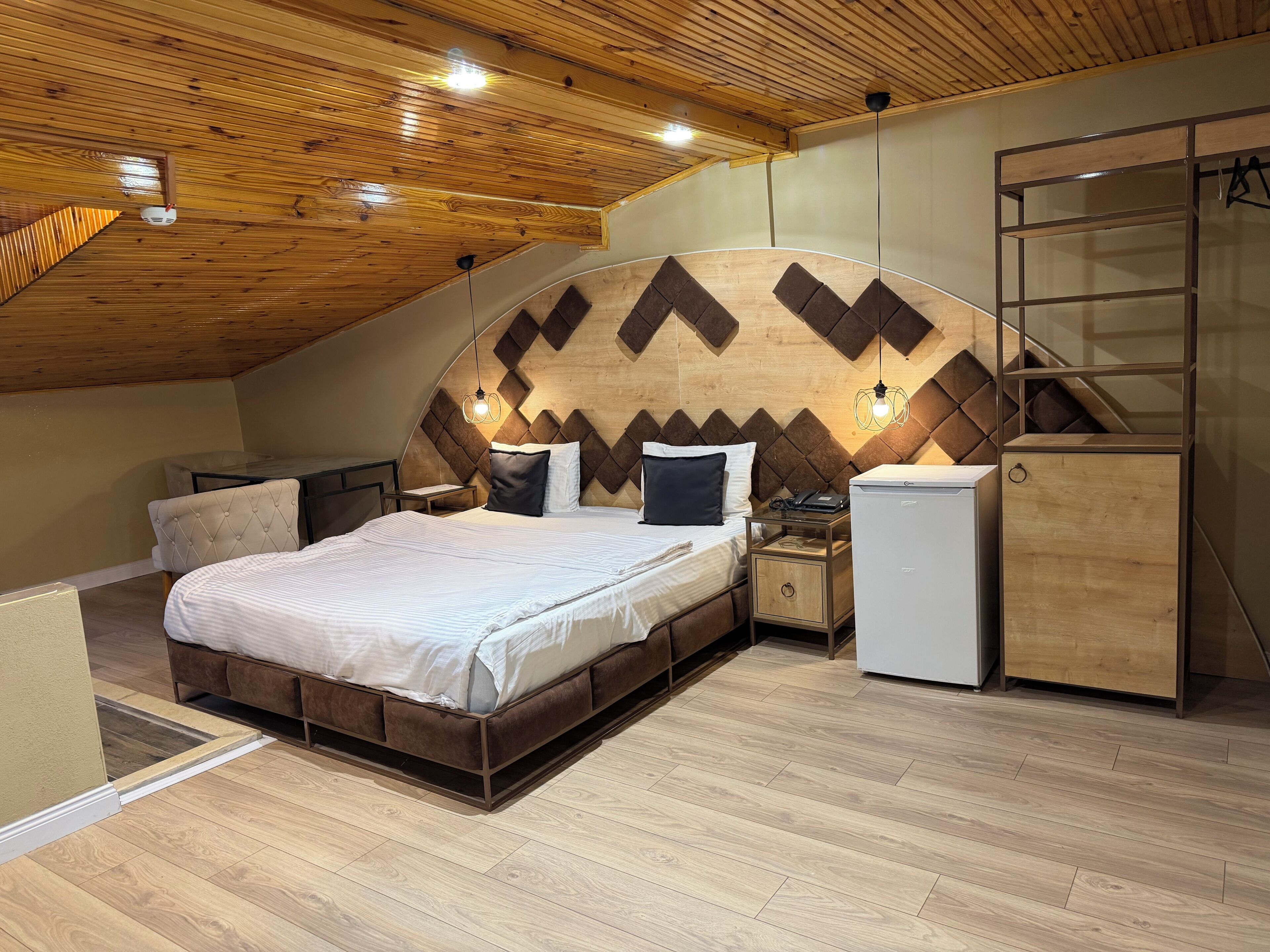 Suite Room | 迷你吧、房內夾萬、熨斗/熨衫板、免費 Wi-Fi