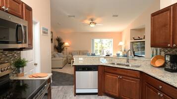 House | Private kitchen | Microwave, oven, stovetop, dishwasher