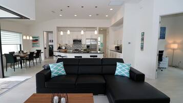 House | Living room | Flat-screen TV, DVD player