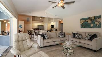 House | Living room | Flat-screen TV