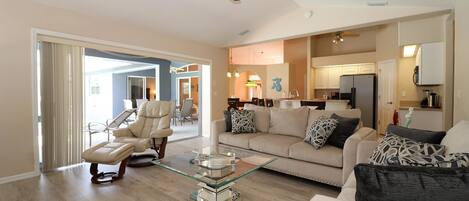 House | Living room | Flat-screen TV