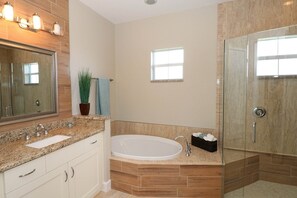 Ferienhaus | Badezimmer | Haartrockner, Handtücher