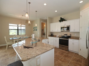 Ferienhaus | Eigene Küche | Kühlschrank, Mikrowelle, Ofen, Geschirrspüler