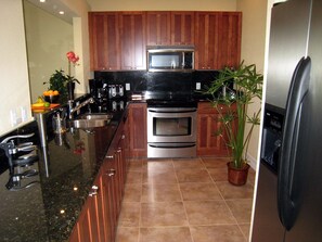 하우스 | 전용 주방 | 쿡탑, 식기 세척기, 조리 도구/접시/주방 기구