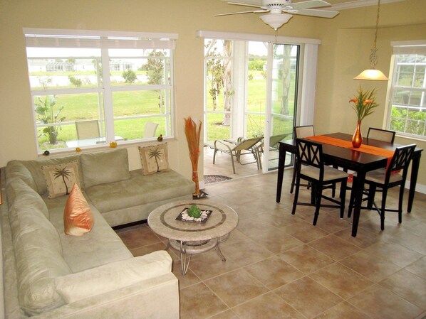 House | Living room | Flat-screen TV