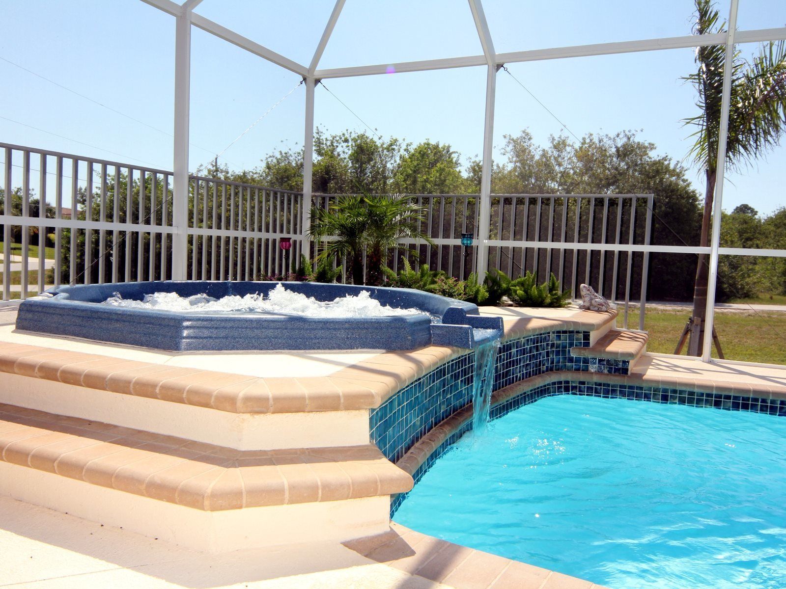 Ferienhaus | Pool | Außenpool, Liegestühle