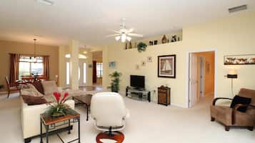 House | Living room | Flat-screen TV