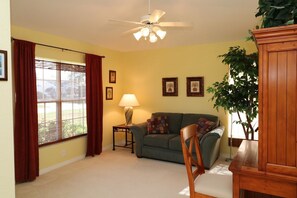 Living room - Turtle Bay (Rotonda West)