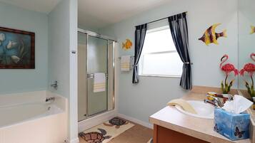 House | Bathroom | Hair dryer, towels