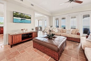 House | Living room - Dolphin Watch (Placida)