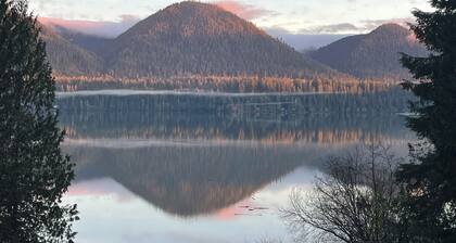 Quinault Cove- Two Cabin Property on Quiet Lake Quinault