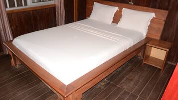 3 bedrooms, in-room safe, free WiFi, bed sheets