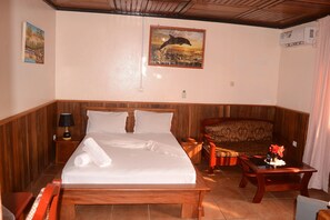 1 bedroom, in-room safe, free WiFi, bed sheets