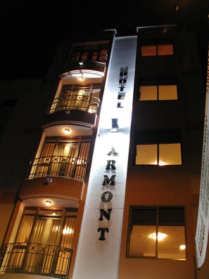 Front of property - Hotel Armont (Calarcá)
