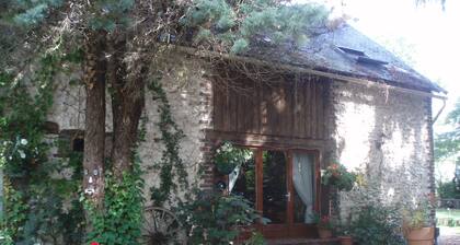 Spacious converted Barn - fully equiped - family friendly Gite sleeps 6 (Rose)